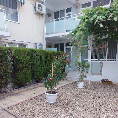 Guest House Desi - Къща За Гости Деси Baltsjik Eksteriør bilde