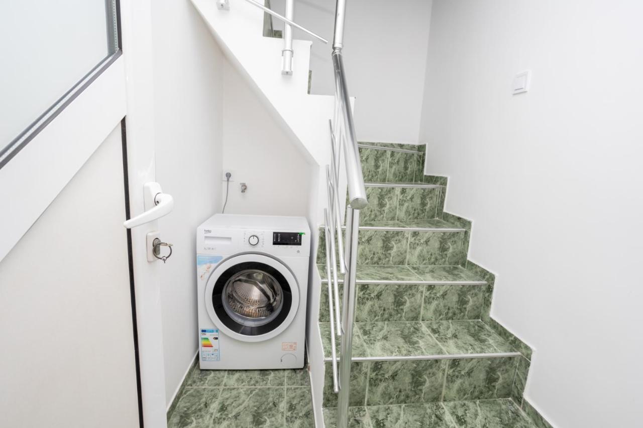 Guest House Desi - Къща За Гости Деси Baltsjik Eksteriør bilde