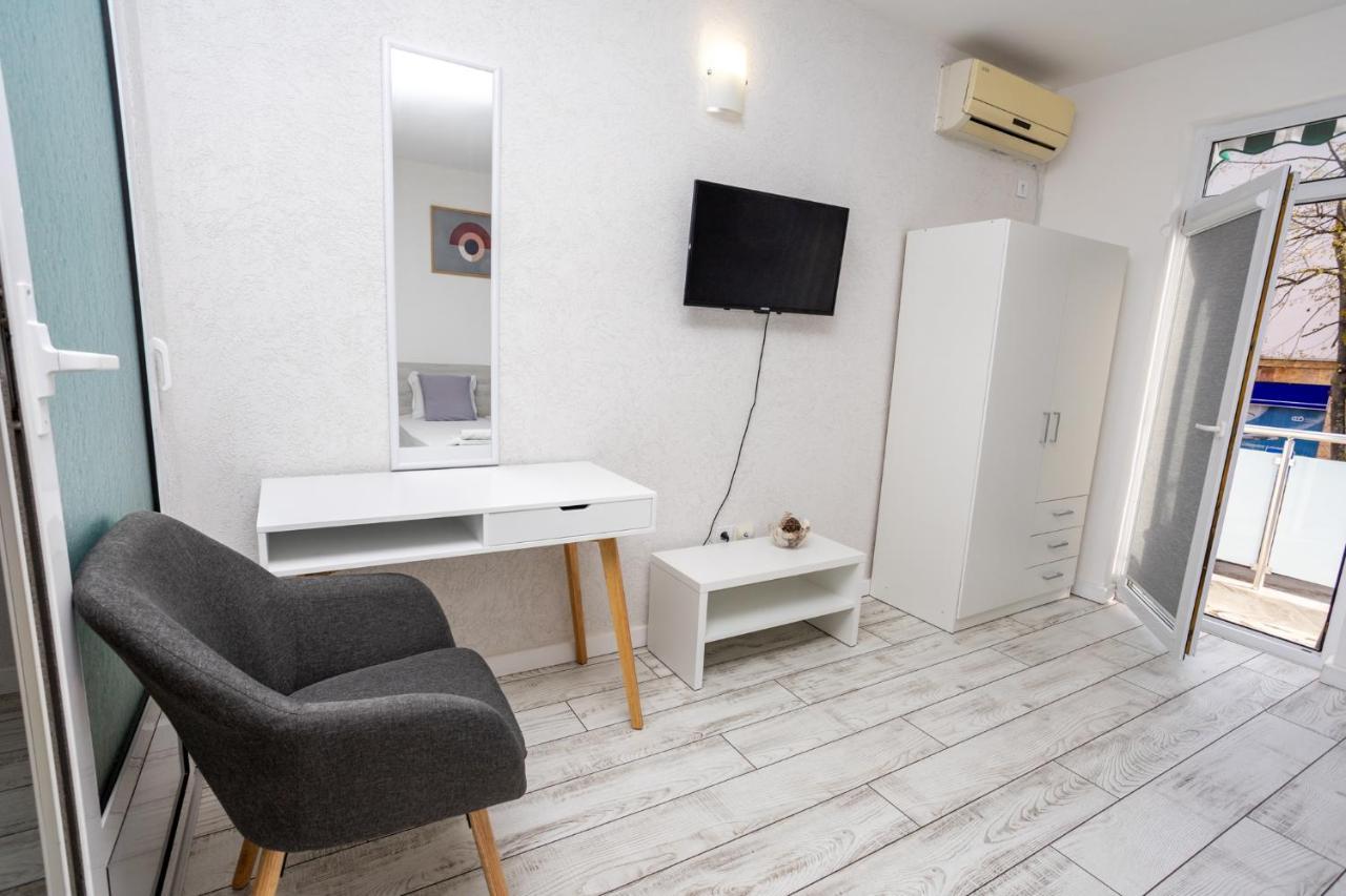 Guest House Desi - Къща За Гости Деси Baltsjik Eksteriør bilde