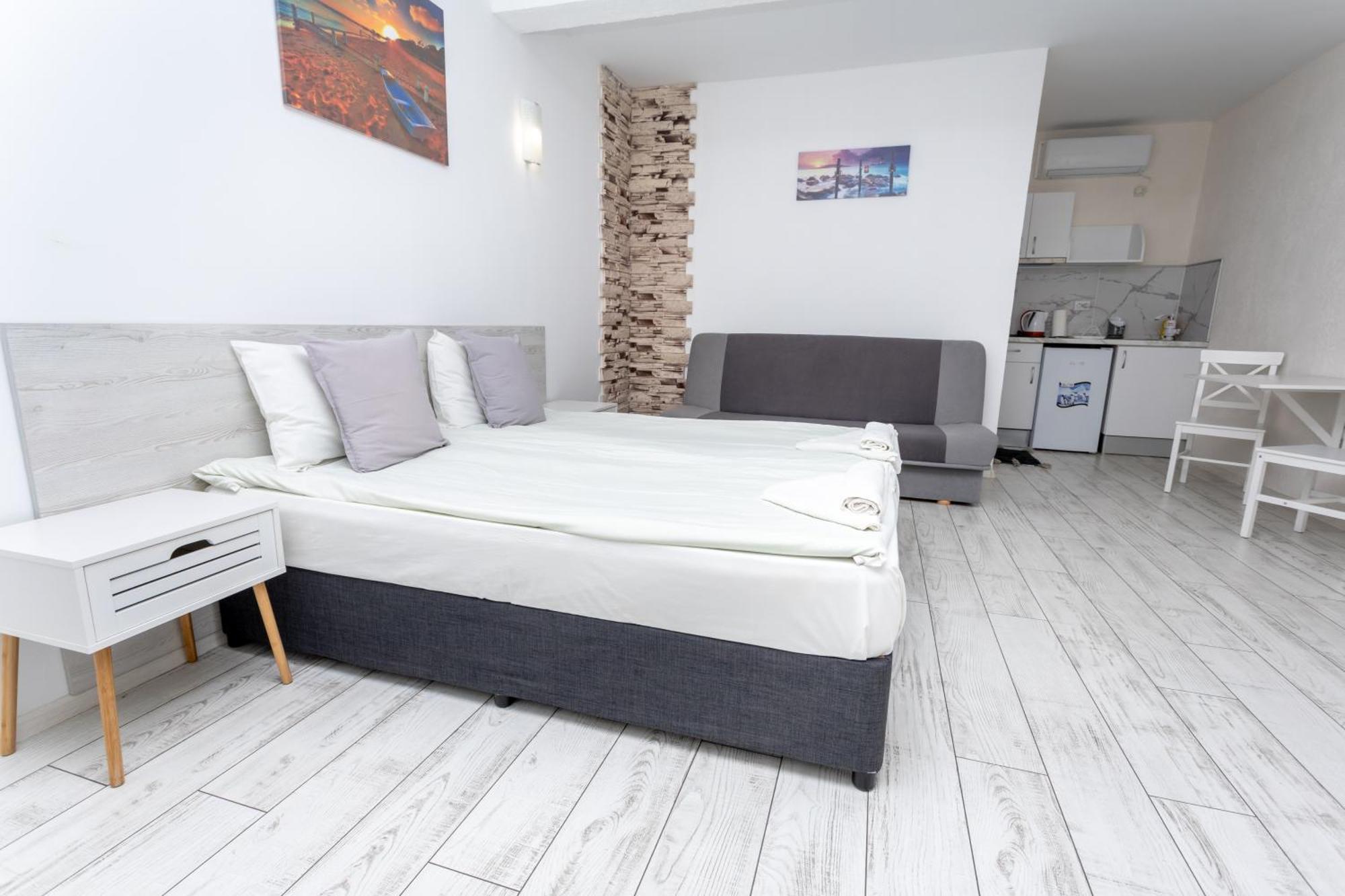 Guest House Desi - Къща За Гости Деси Baltsjik Eksteriør bilde
