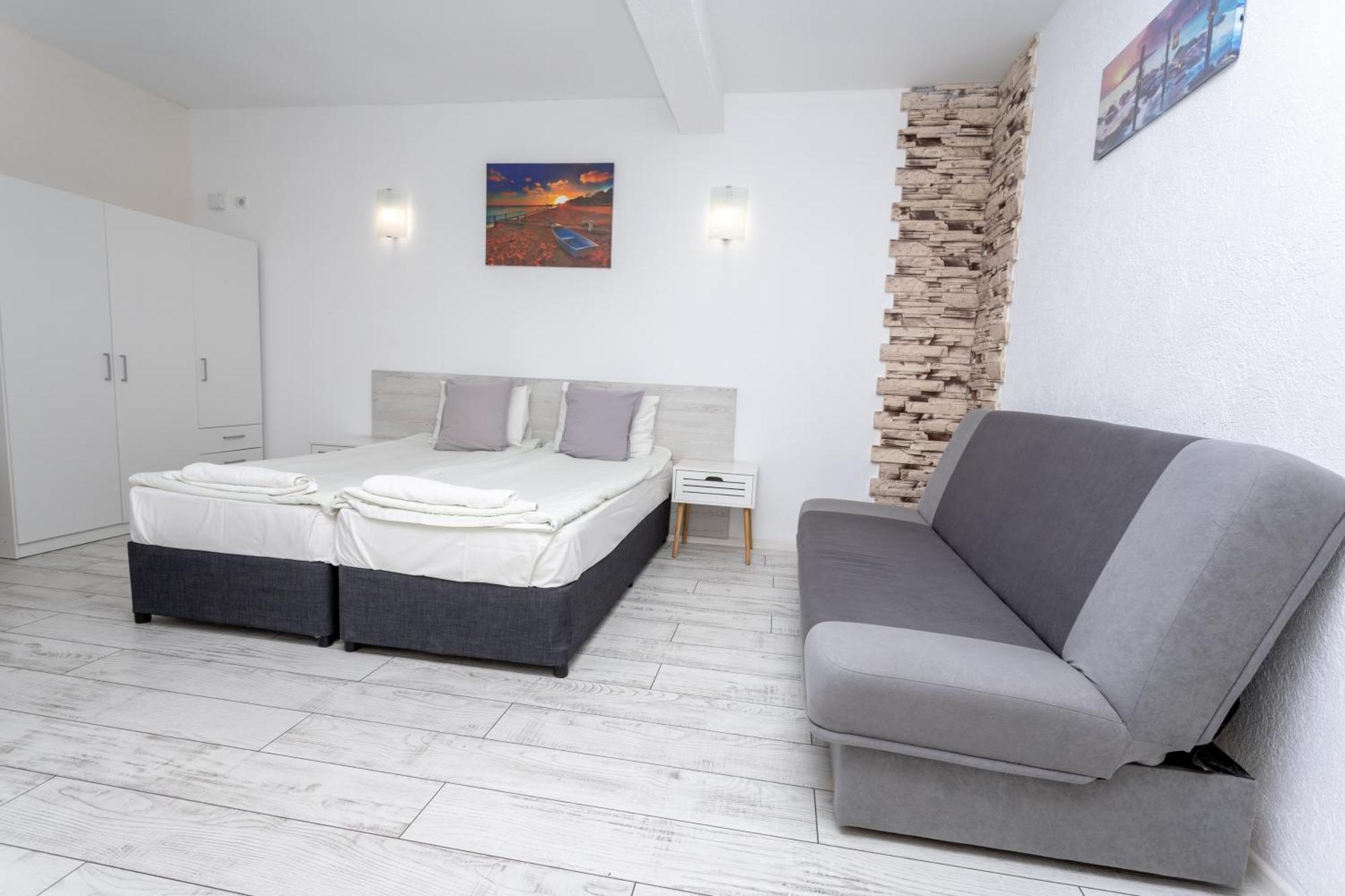 Guest House Desi - Къща За Гости Деси Baltsjik Eksteriør bilde