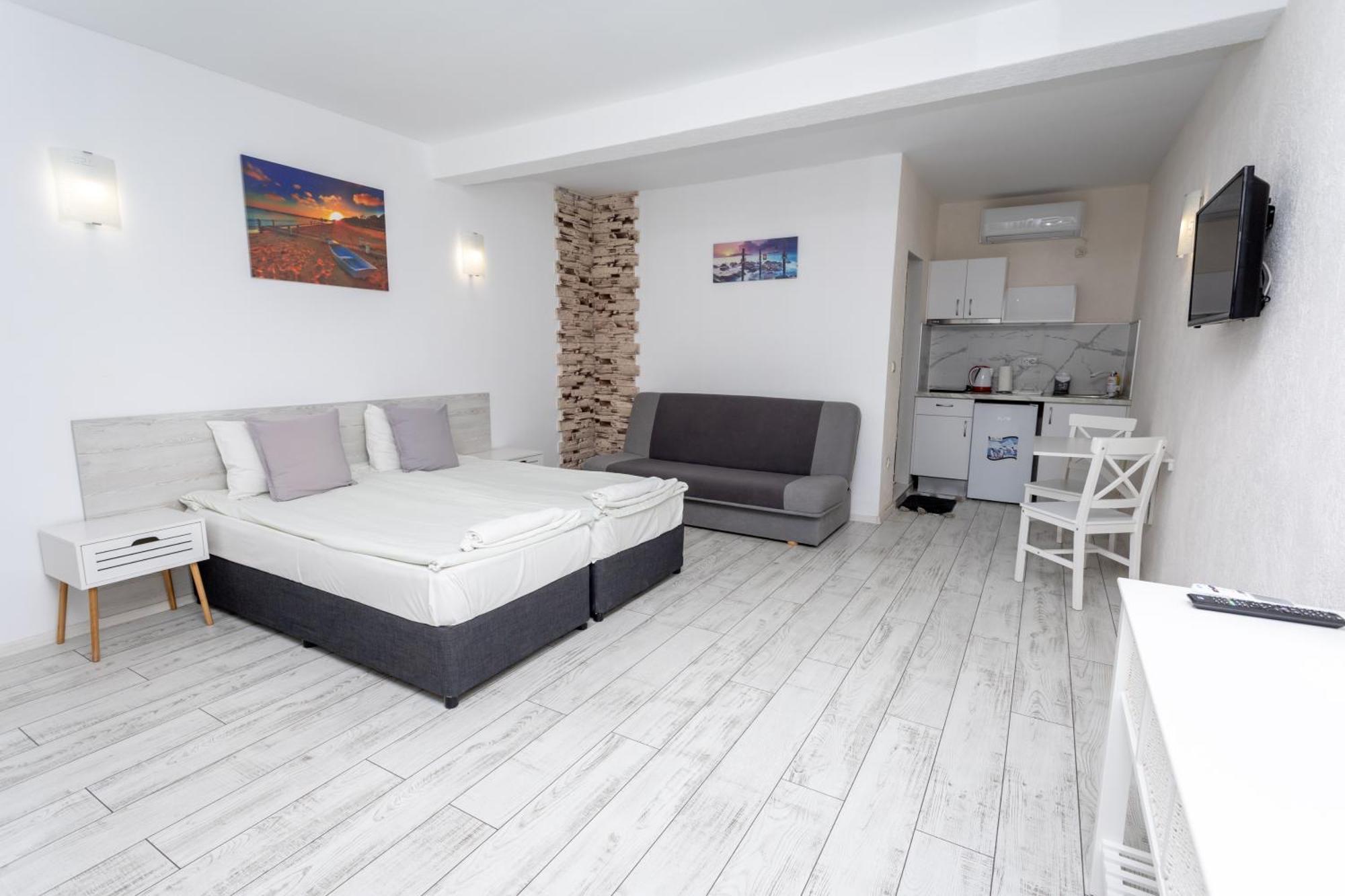 Guest House Desi - Къща За Гости Деси Baltsjik Eksteriør bilde