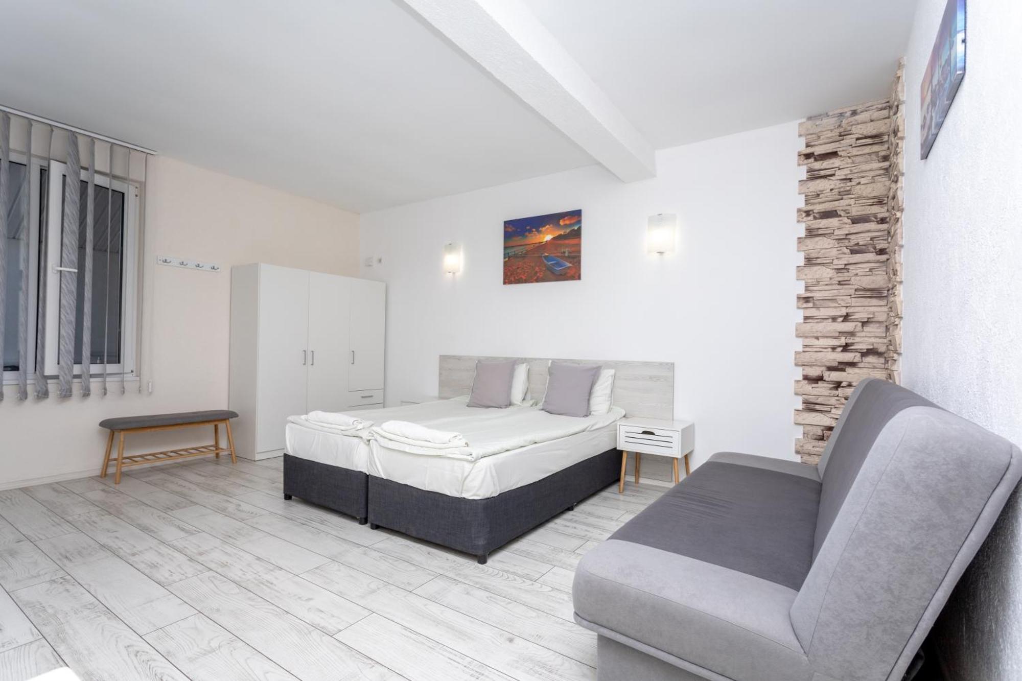 Guest House Desi - Къща За Гости Деси Baltsjik Eksteriør bilde