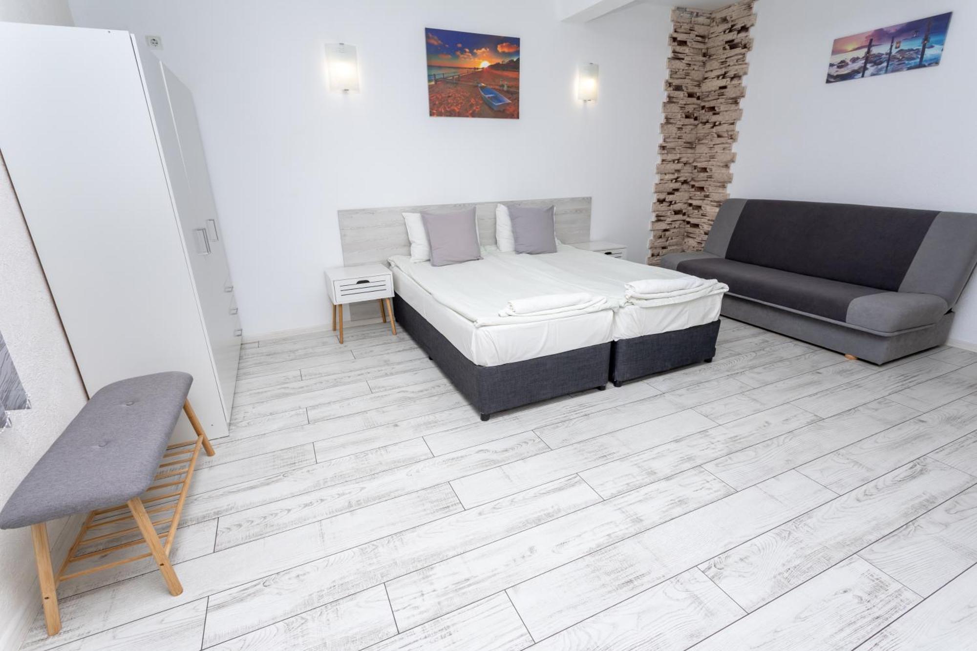 Guest House Desi - Къща За Гости Деси Baltsjik Eksteriør bilde