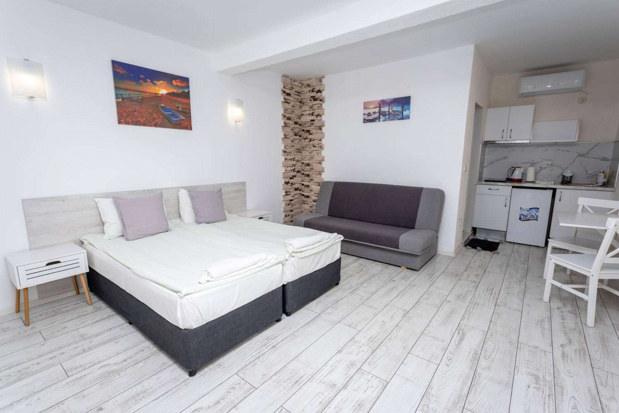 Guest House Desi - Къща За Гости Деси Baltsjik Eksteriør bilde