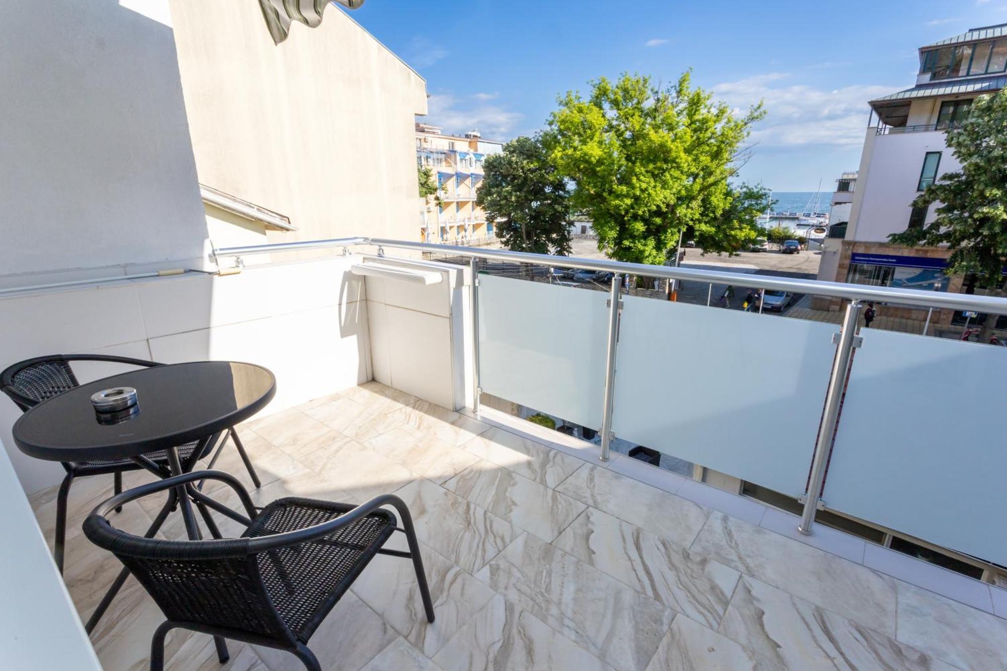 Guest House Desi - Къща За Гости Деси Baltsjik Eksteriør bilde