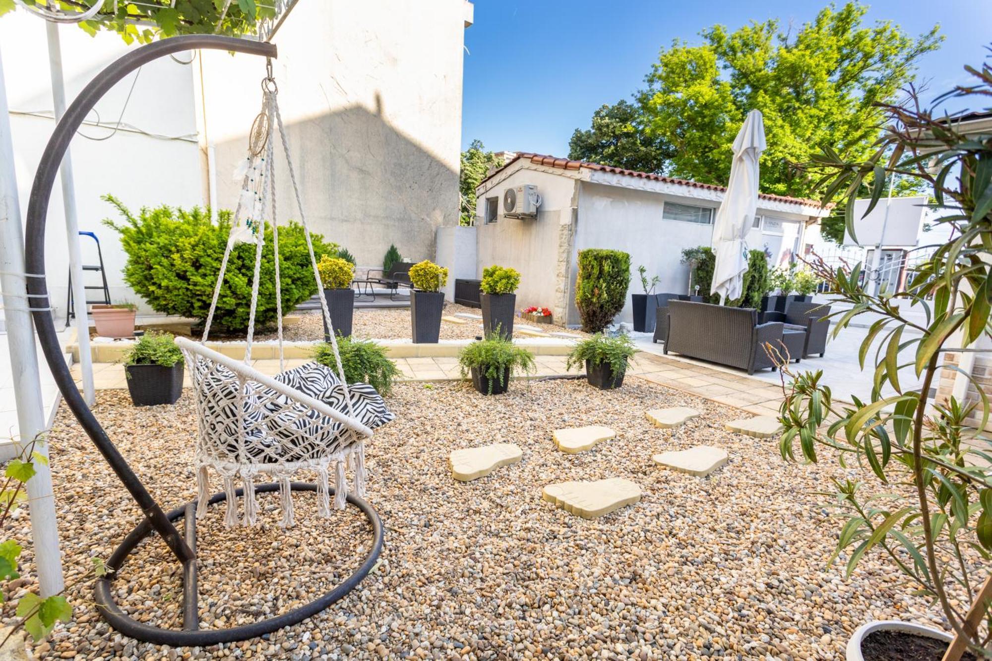 Guest House Desi - Къща За Гости Деси Baltsjik Eksteriør bilde