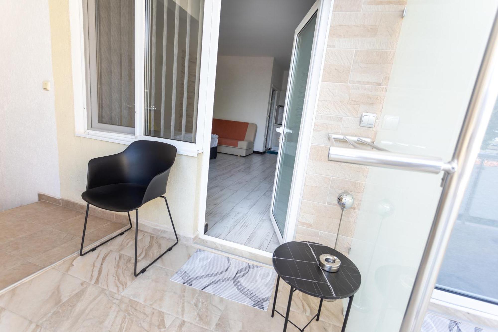 Guest House Desi - Къща За Гости Деси Baltsjik Eksteriør bilde